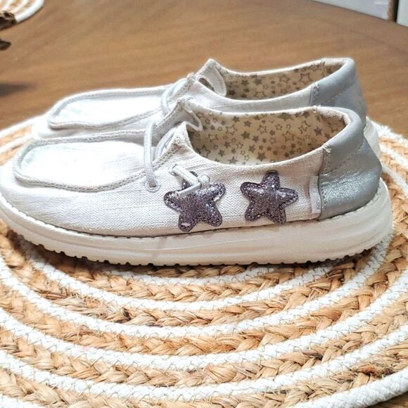 Hey Dude Wendy,  Silver Star Youth slip ones, Size 3Y - Picture 4 of 9